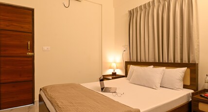 Chestnut and Cane Stays Room Type - AC SUPERIOR