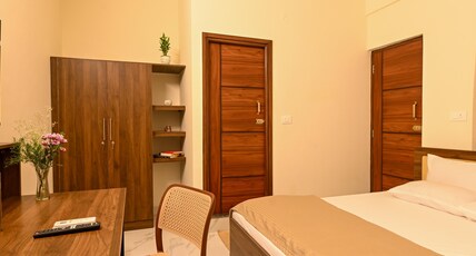 Chestnut and Cane Stays Room Type - AC DELUXE