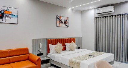 HOTEL LEGENTA Room Type - Suite Jacuzzi Room