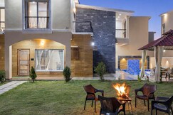 ELIVAAS Casa Meraki 3 BHK Villa with Pvt pool & Gazebo