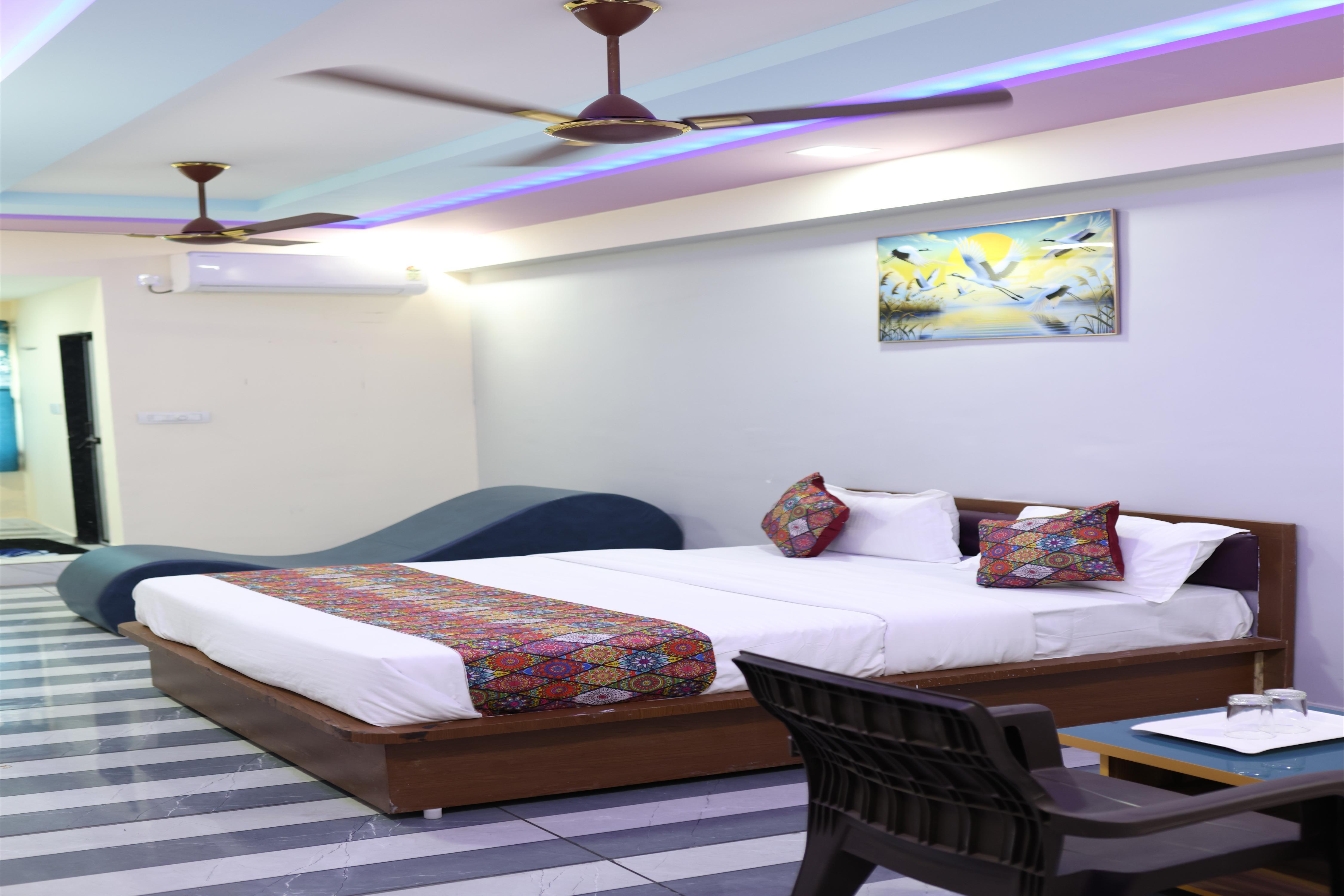hotel dipak - Tap to explore photos