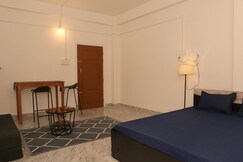 East Habitat Cozy Stay | Airport | 4 guests Deluxe