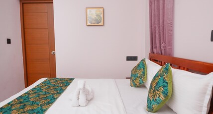 Veedu and Co Greens Room Type - Deluxe Double Room