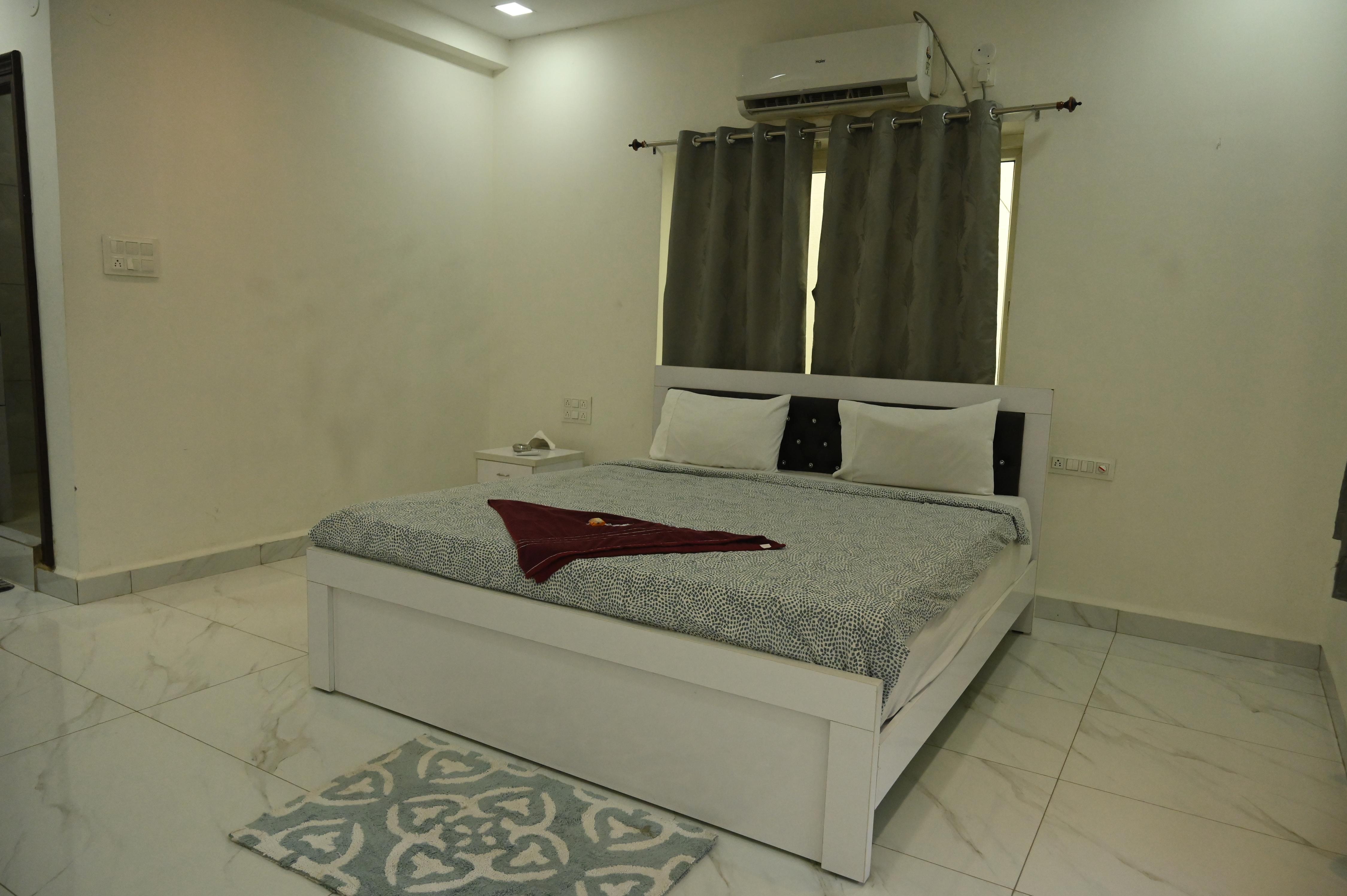 Urban nest luxury suites - Tap to explore photos