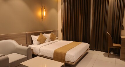 Hotel Pune Pride Room Type - Superior Suite Room With Jacuzzi Hotel Pune Pride Room Type - Superior Suite Room With Jacuzzi