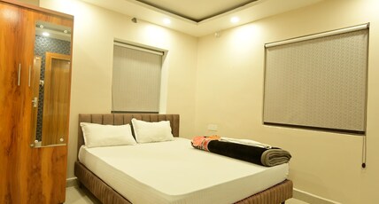 Hotel Stay Leaf Room Type - Deluxe Room-Backwater View