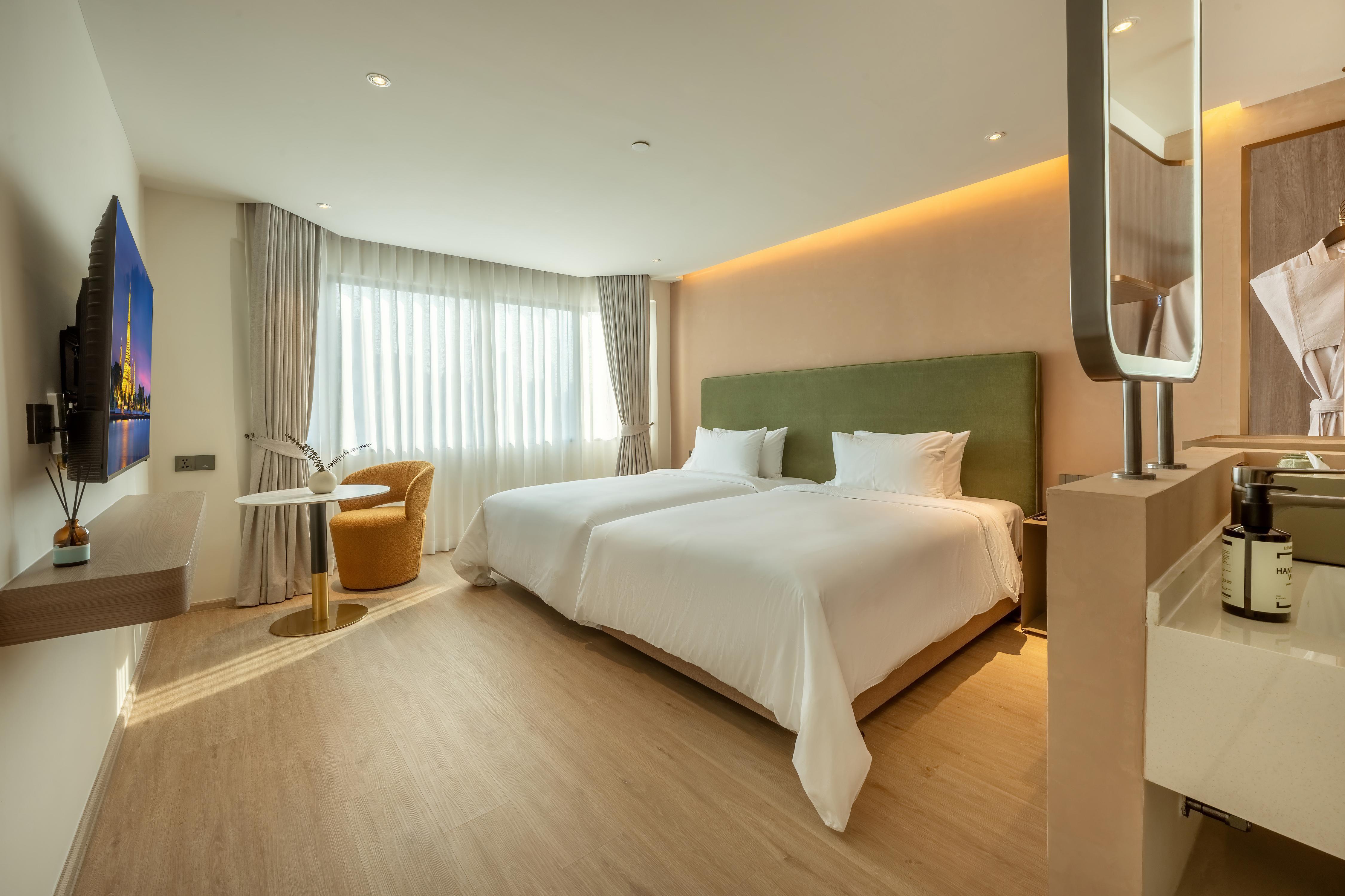 ROYS Hotel Bangkok Room Type - Superior Twin Bed