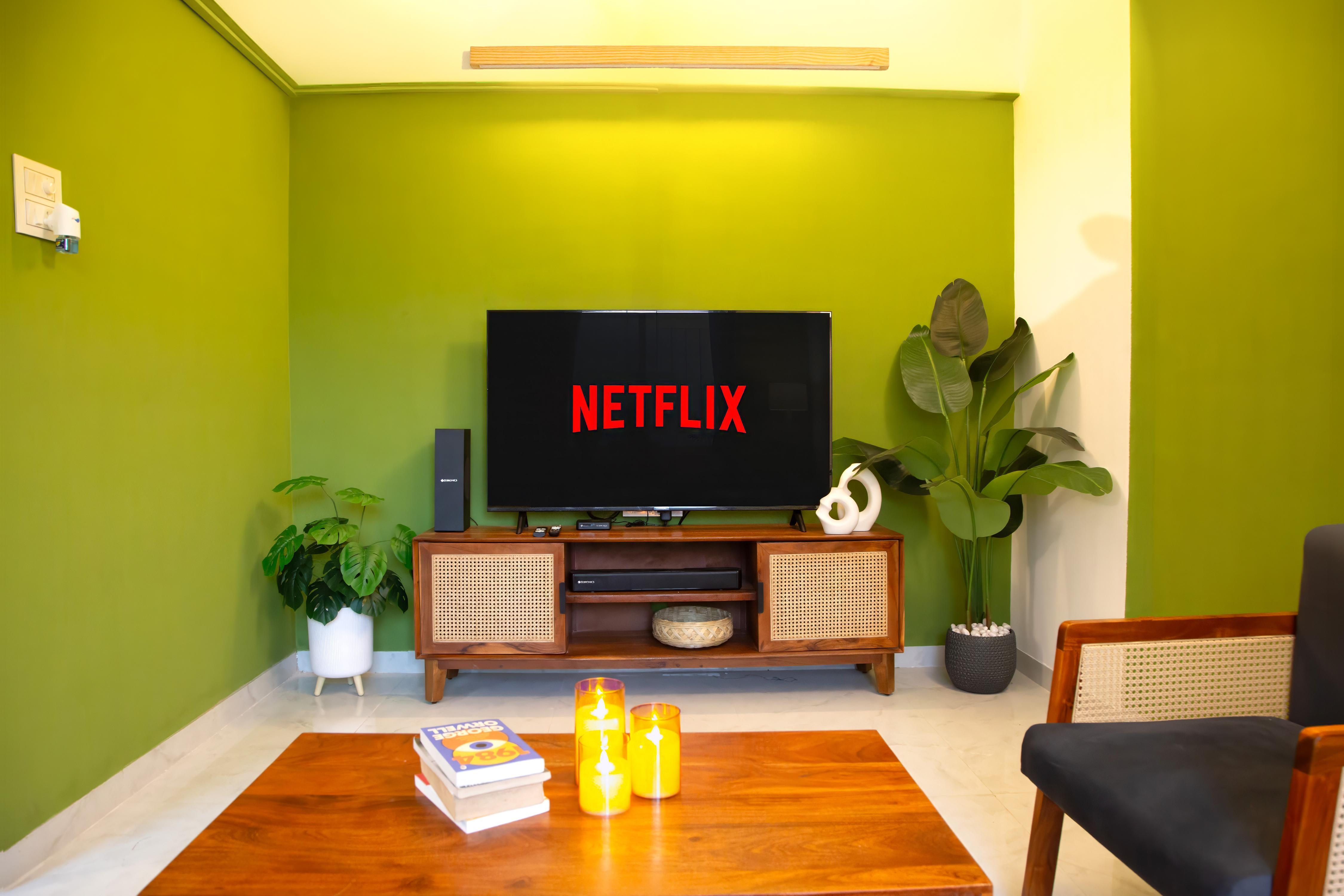 Cozy Designer 1BHK w/ Balcony & Park View