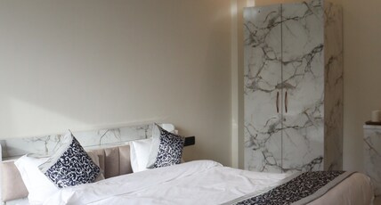 Shikhar Homestay Room Type - Deluxe King Room