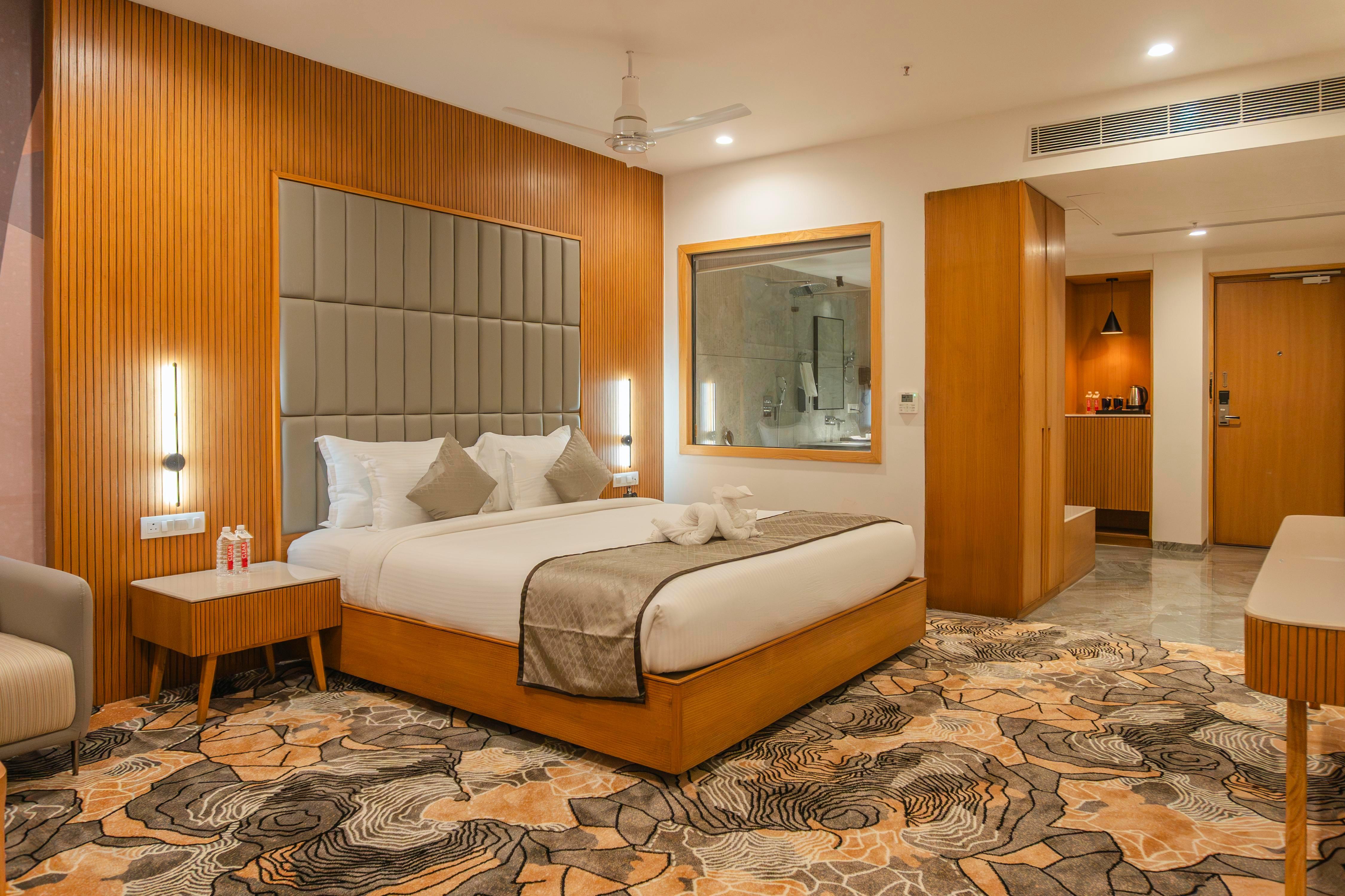 Pride Elite Himmatnagar Room Type - Premium King with Bathtub