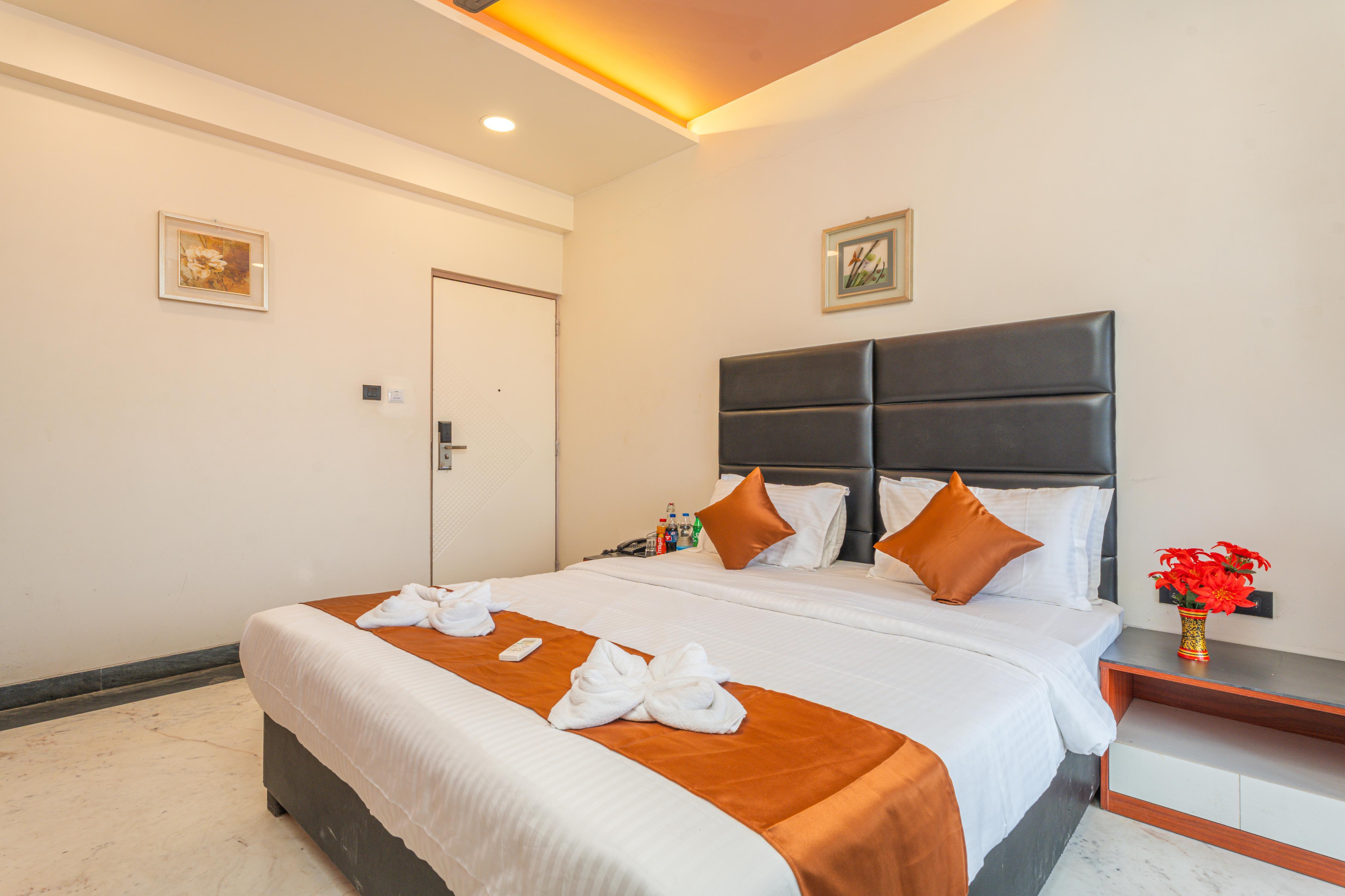 Treeo Resort Lonavala Pure Veg & Lawn - Tap to explore photos