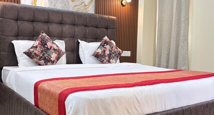Hotel Divine India Residency Noida-Medanta Super Speciality Hospital Room Type - 3BHK