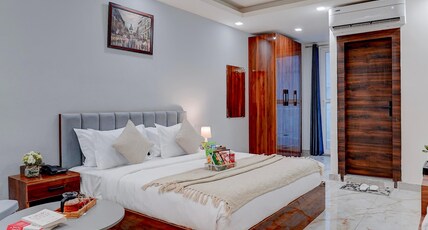 Restin Hotel - Spectrum Mall Road -Sector 101 Room Type - Deluxe Room