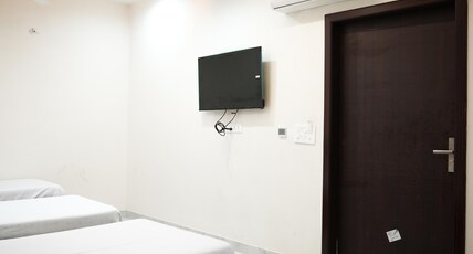 Hotel Diwakar Niwas Room Type - Family Room