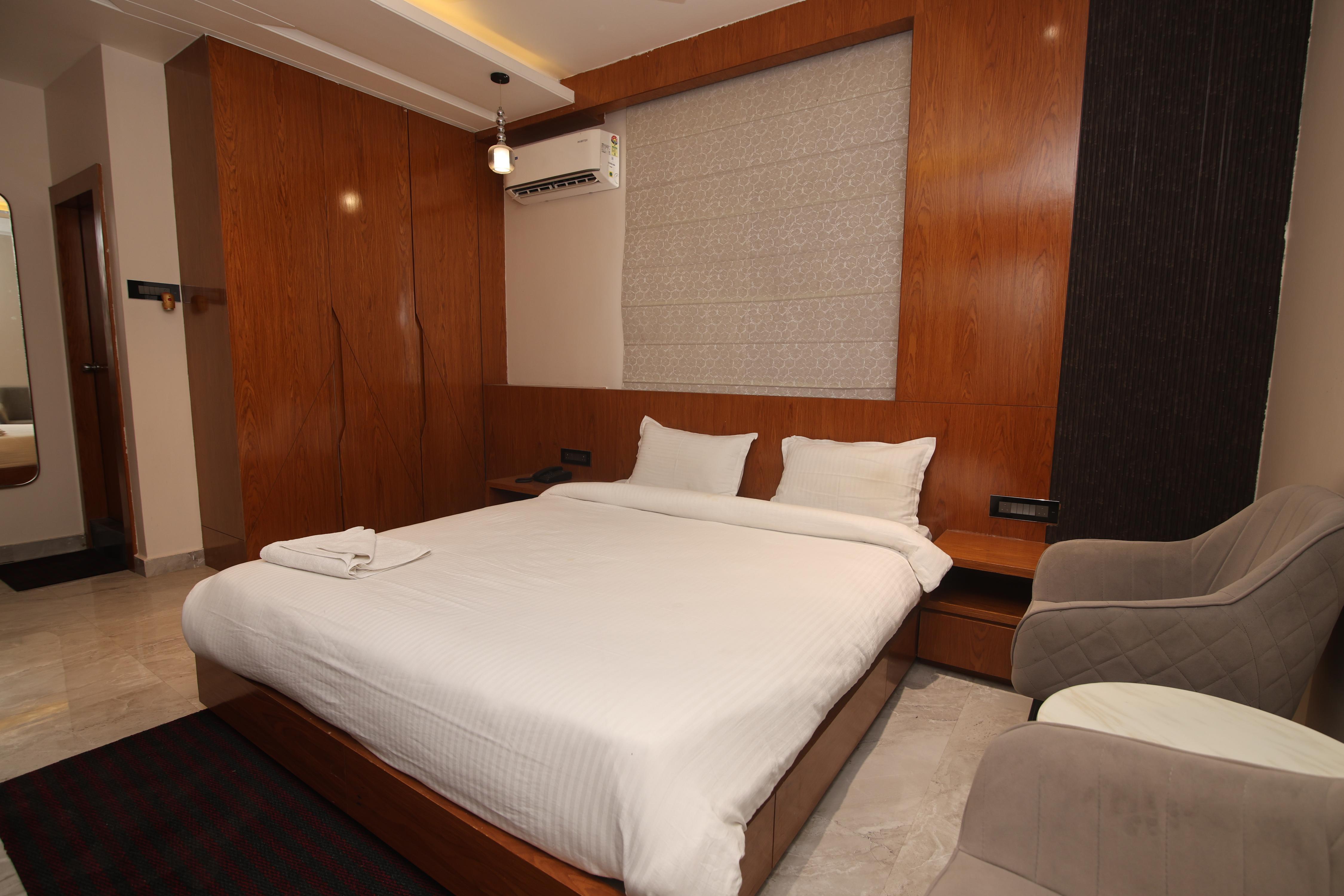 Hotel Dibakar palace Room Type - Deluxe