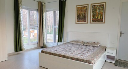 Yellow Farm Room Type - Family Room