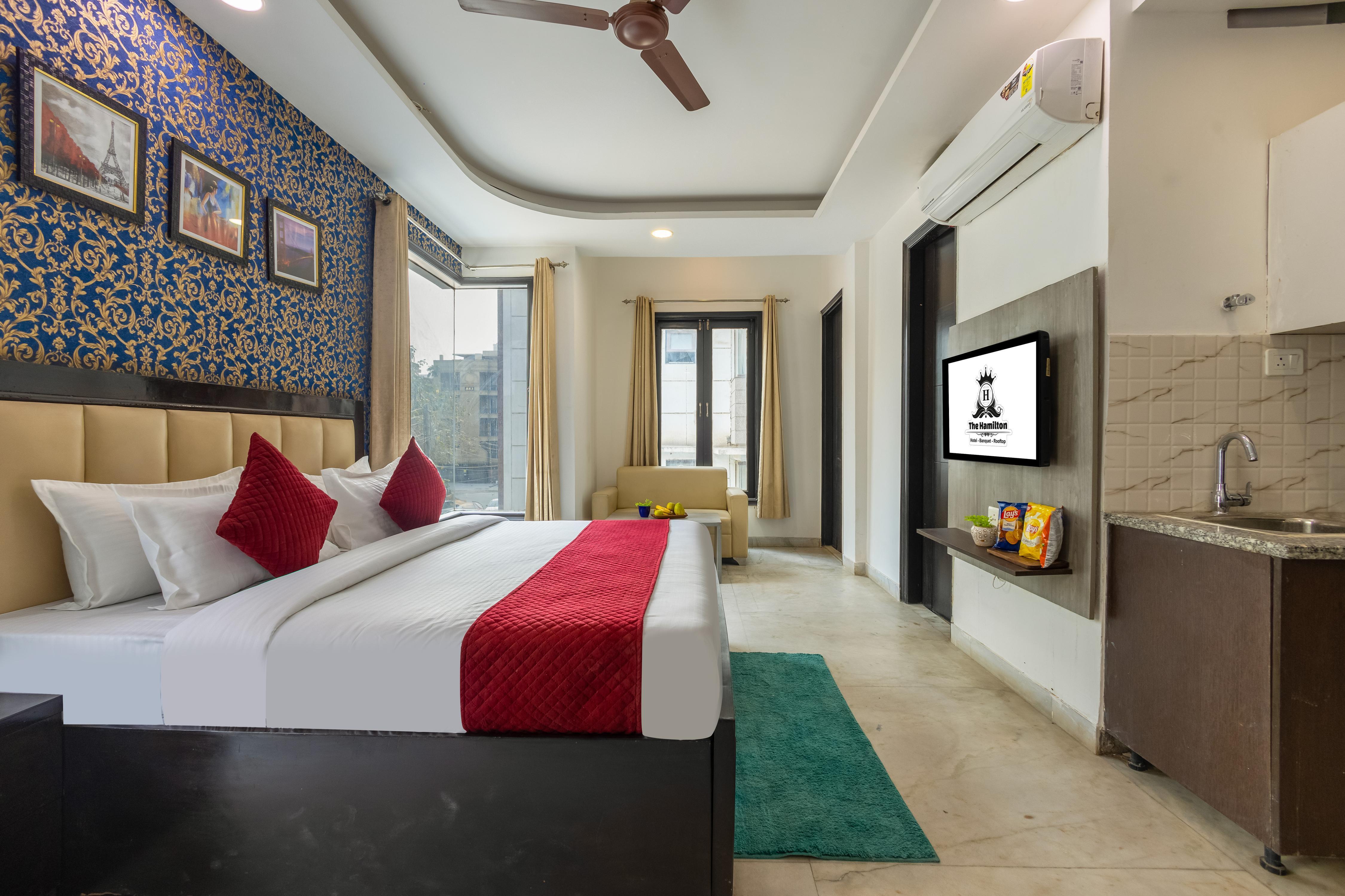 The Hamilton Serviced Apartment Sec-43 Golf Course road - Tap to explore photos