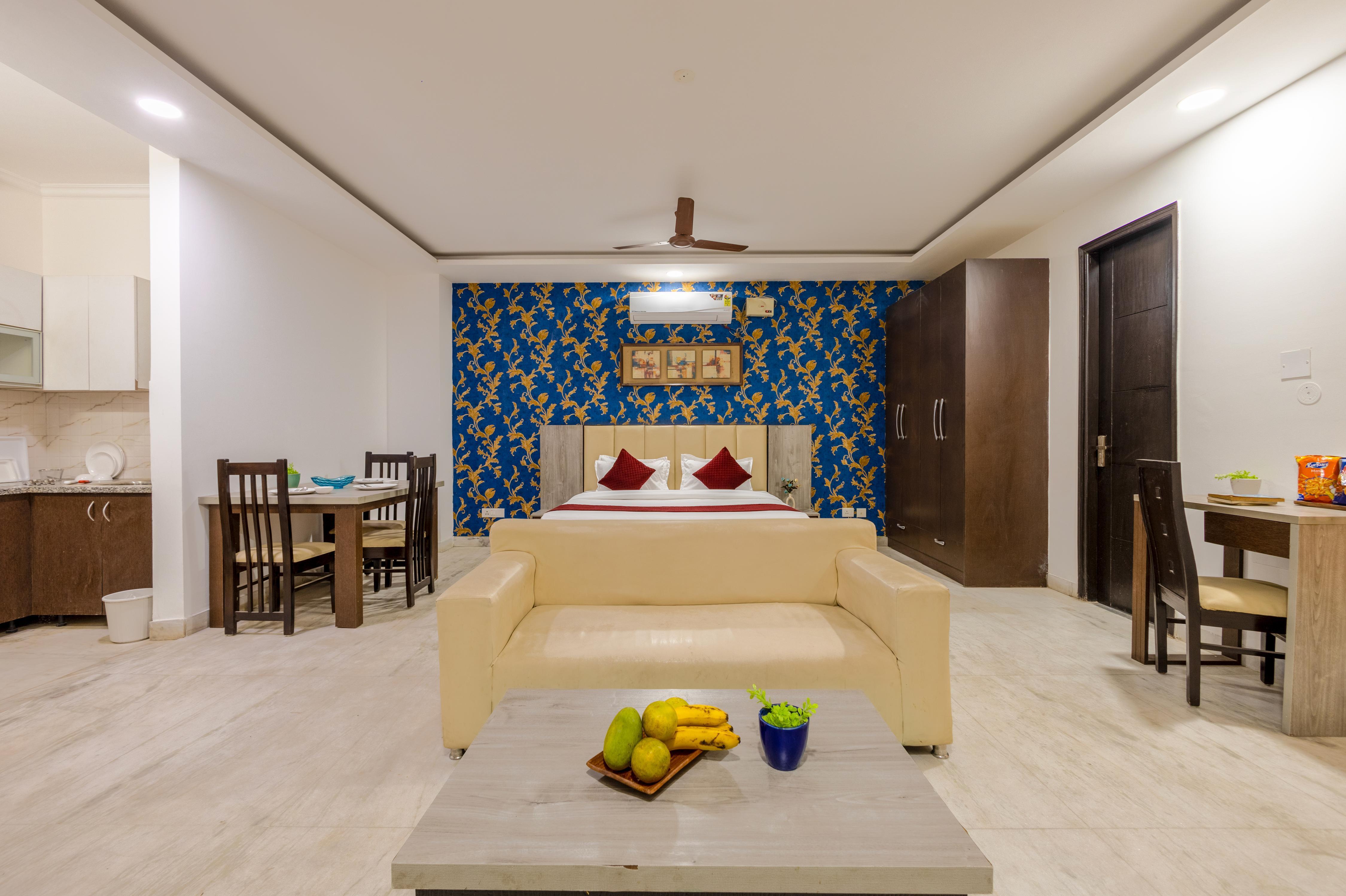 The Hamilton Serviced Apartment Sec-43 Golf Course road - Tap to explore photos
