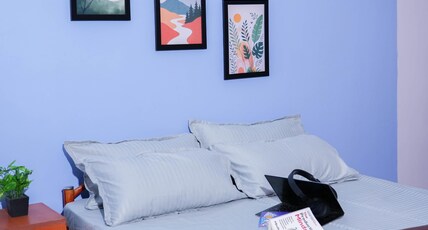 Bunkie Zone - Work Nest Room Type - Cozy Private Room for Couples & Pros | Lake View
