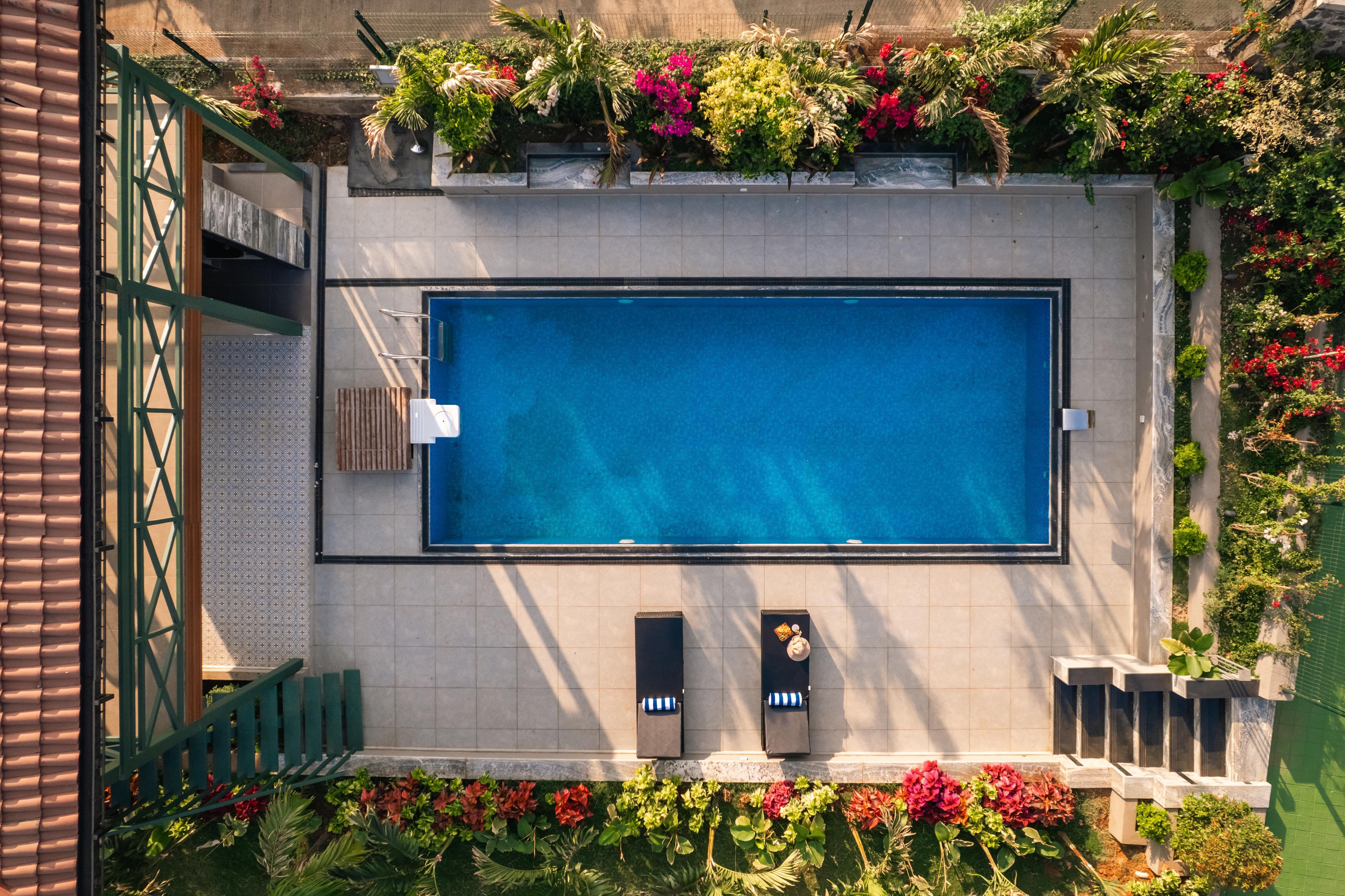 LohonoStays Villa Myst - Tap to explore photos