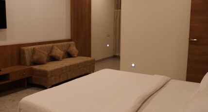 Lotus Resort Room Type - Suite Room with Living Area