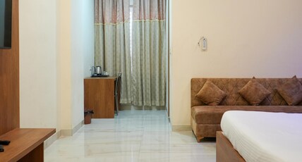 Lotus Resort Room Type - Queen Deluxe Room