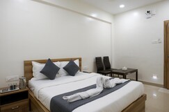 HOTEL AURA INN