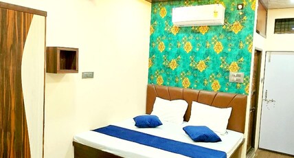 Kashika Paying Guest House Room Type - Deluxe Room with Balcony