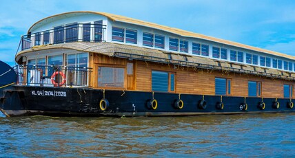 Prakriti Luxury Cruise Houseboat Room Type - Luxury Room with Backwater View and Speed Boat Ride Prakriti Luxury Cruise Houseboat Room Type - Luxury Room with Backwater View and Speed Boat Ride