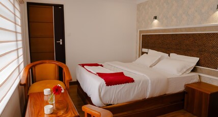 JCT Prakriti Luxury Cruise Houseboat Room Type - Luxury Room with Backwater View