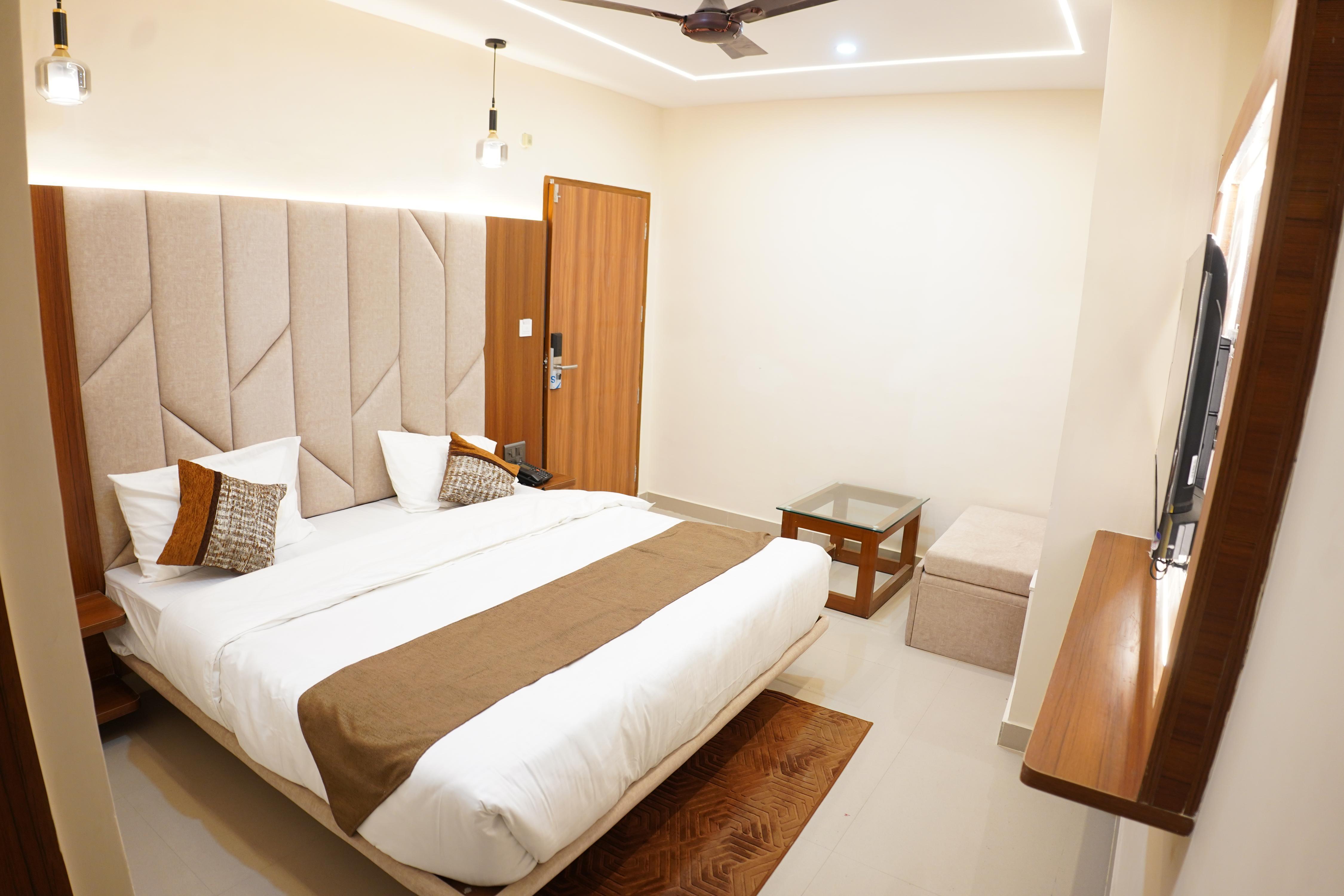 JBS Regency Hotel and Banquet Room Type - Deluxe Double Bed