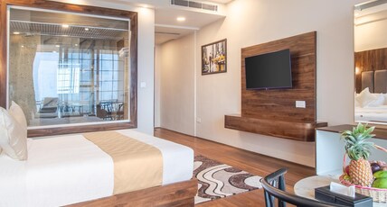 THE GRAND CLIFF (BY MARVILLA) Room Type - Executive Premium Room with Private Balcony THE GRAND CLIFF (BY MARVILLA) Room Type - Executive Premium Room with Private Balcony
