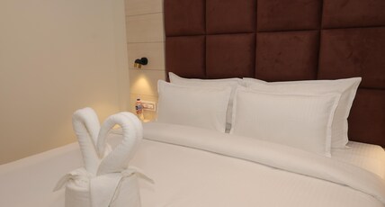 Crestorio of Corbett Room Type - Pine Room
