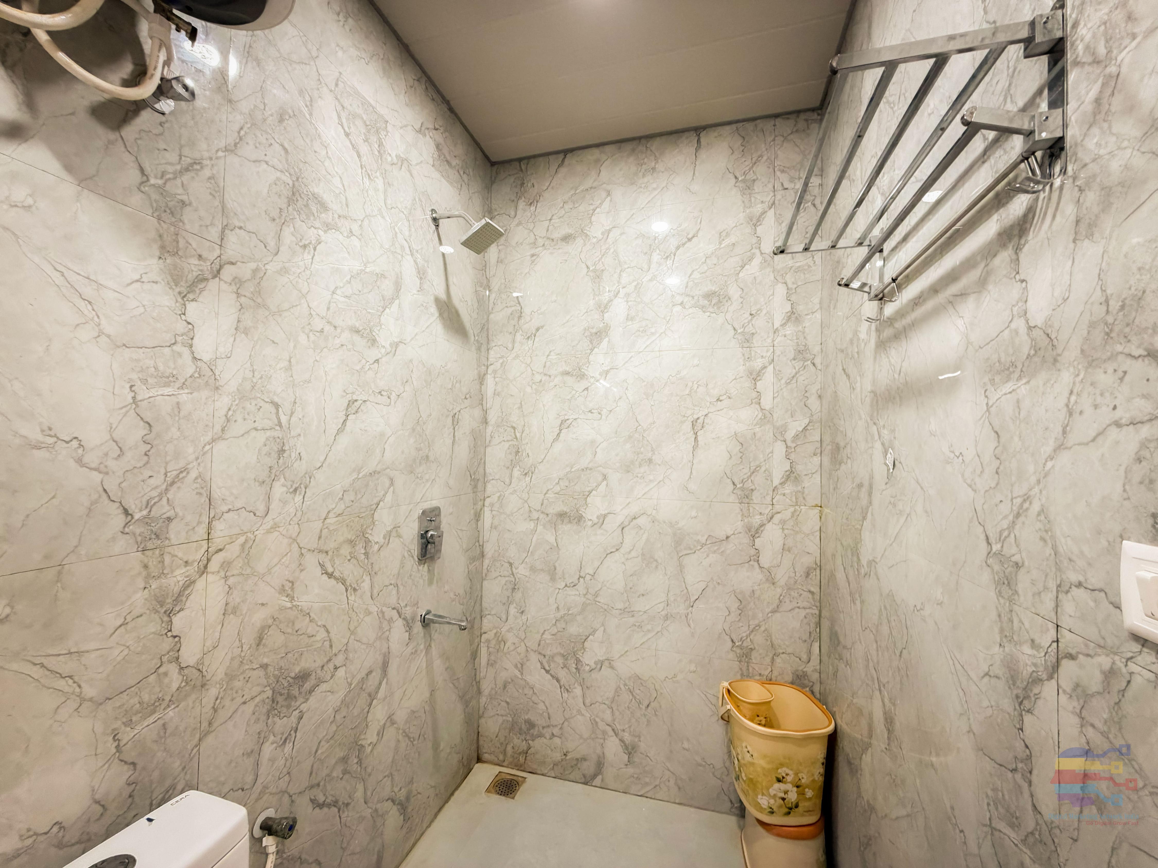 Hotel Nutan Ashray 200 Mtr From Prem Mandir - Tap to explore photos