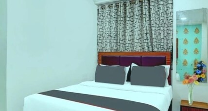 HOTEL GREEN PARK Room Type - Deluxe Room