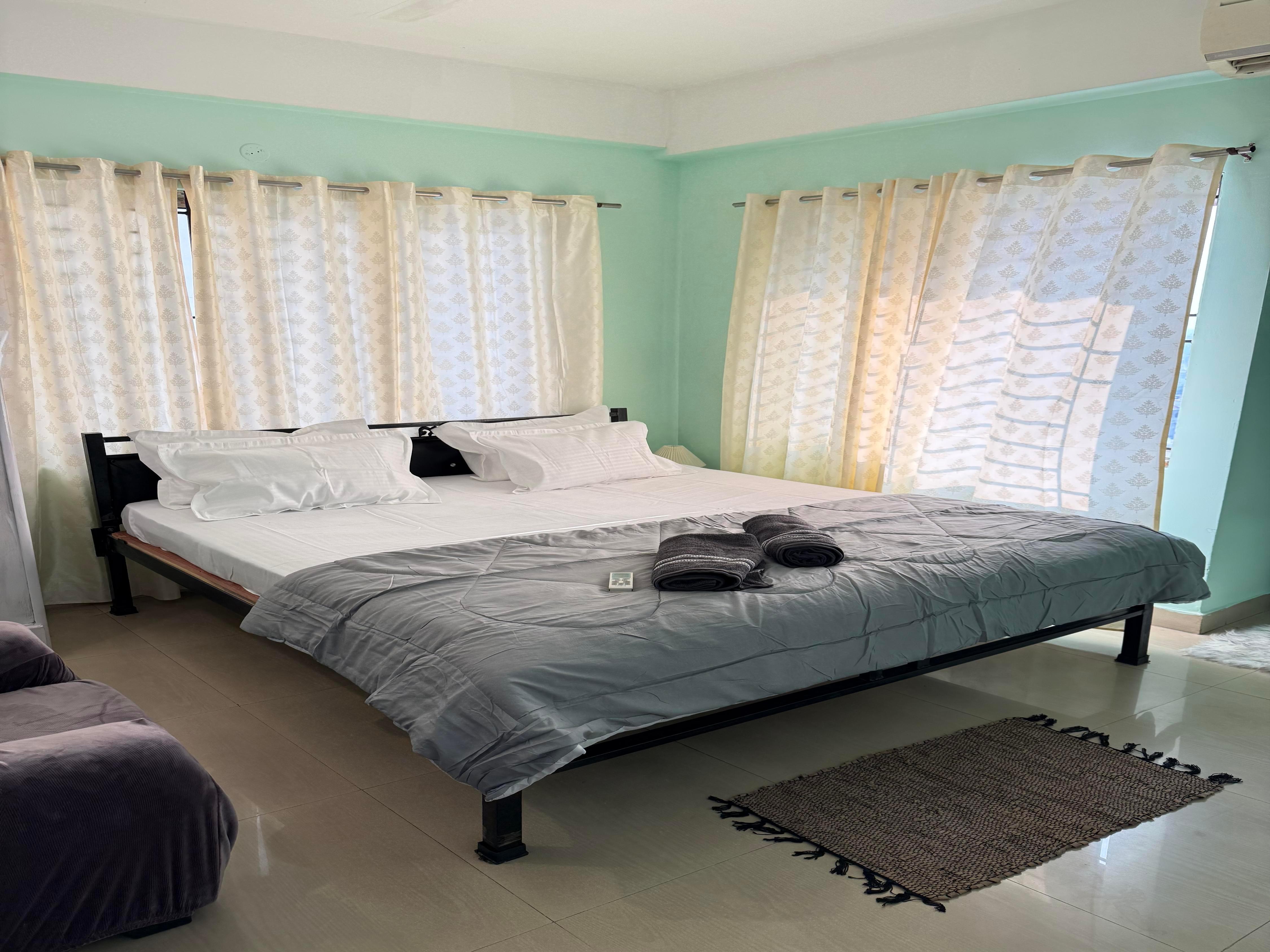 Lunaa Lusso Homestay - Tap to explore photos
