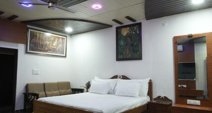 Royal Kasari Resort Mosum Room Type - Heritage Villa