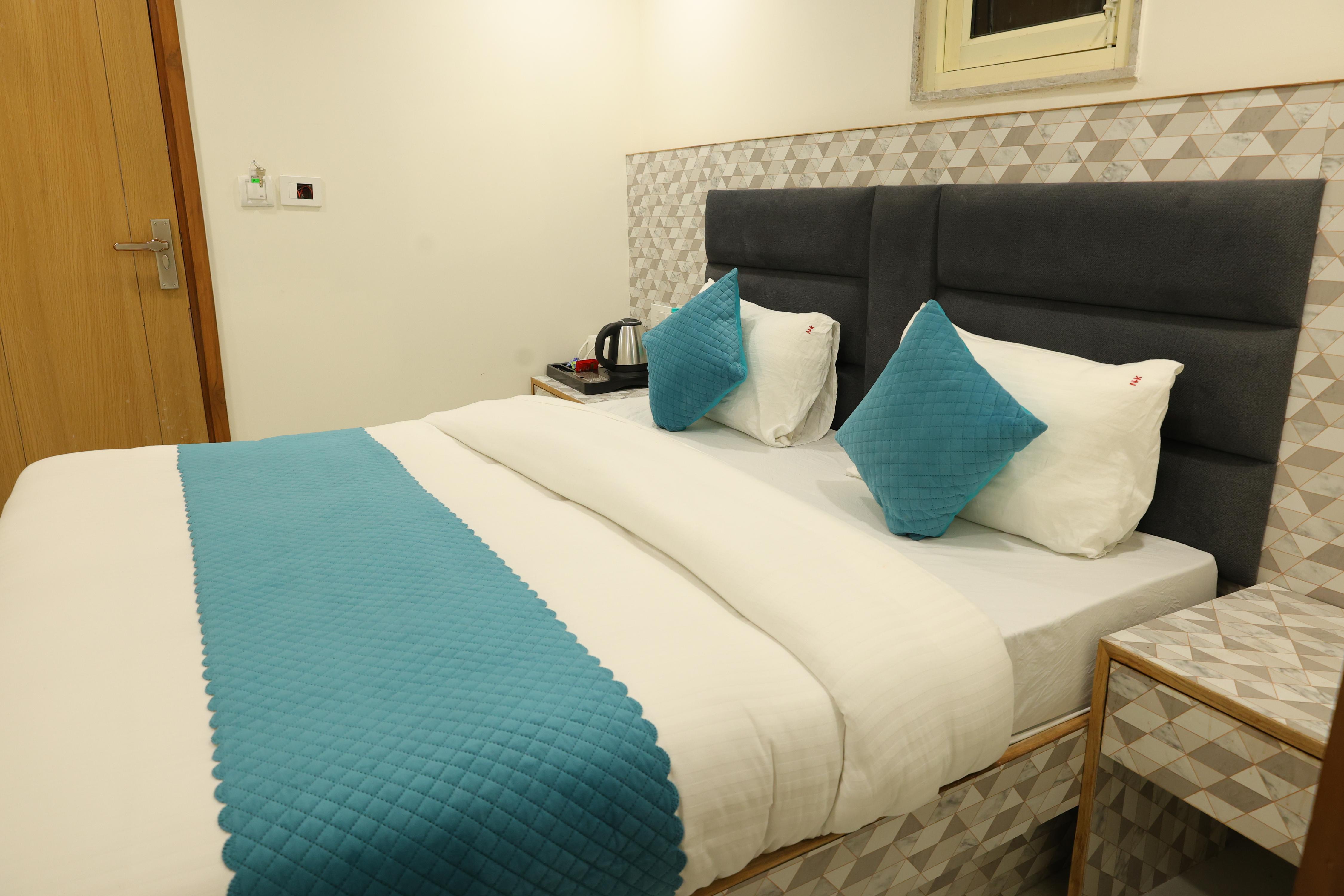 TheKuldeep GuestHouse