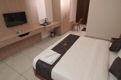 EMPIRE SUITES