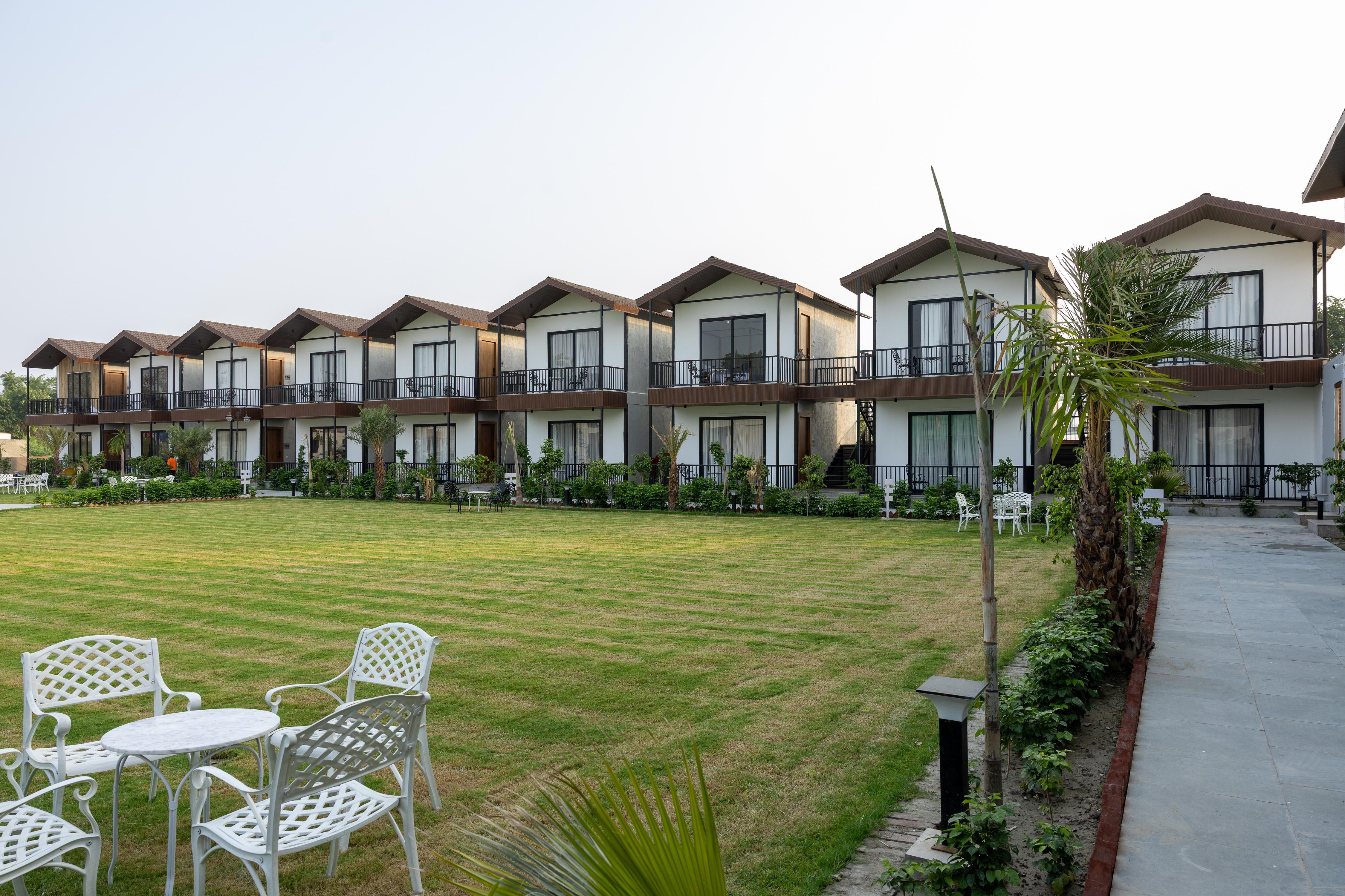 Aayovea Resort Ayodhya Near Ram Mandir & Saryu River