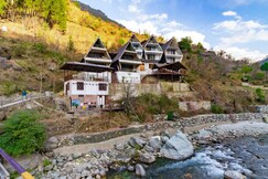 Raj Villas by Serene Resorts - Riverside Luxury Pentagon Villas | Tirthan Valley