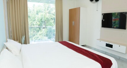 UK Plaza Room Type - Deluxe Room with Balcony