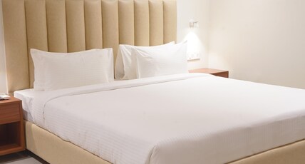 Hotel Jubilee Park, Hitech City Room Type - Premium Room