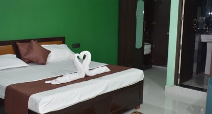 Aadvik Residency Room Type - Premium Suite Room 