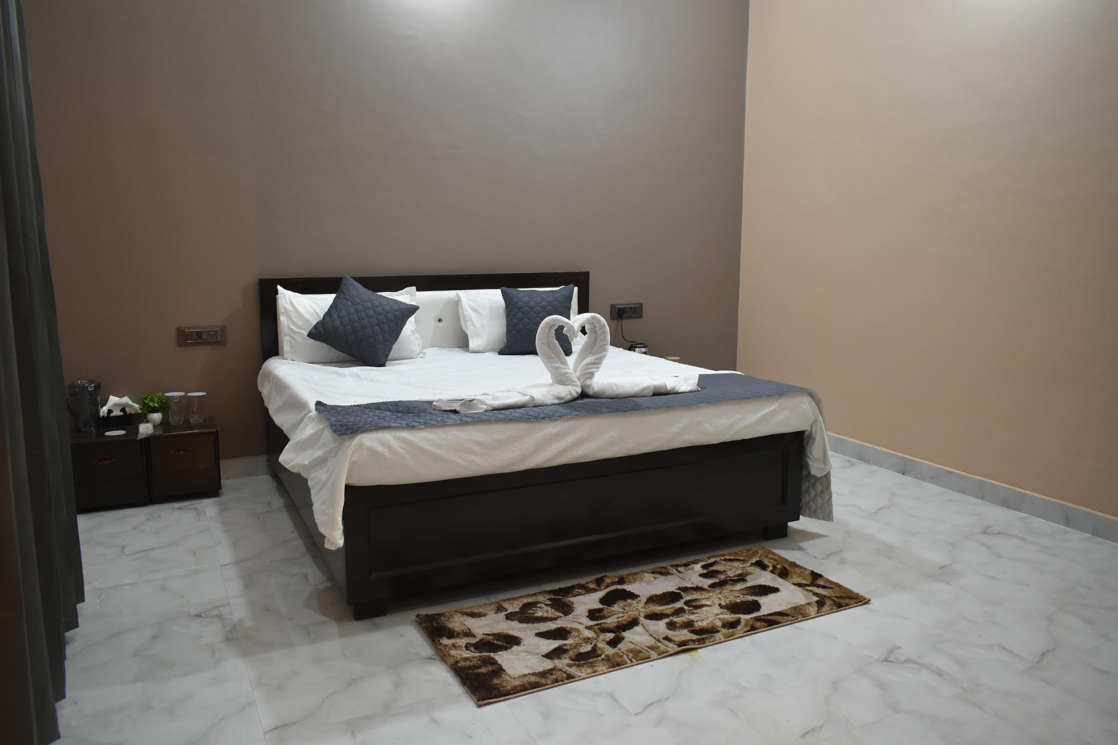 Aadvik Residency Room Type - Deluxe Room 