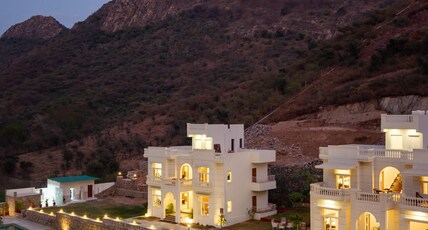 ELIVAAS Signature Mandovar 4 Room Suite with Common Pool & Garden Room Type - ELIVAAS Mandovar 4 Room Suite with Common Pool & Garden