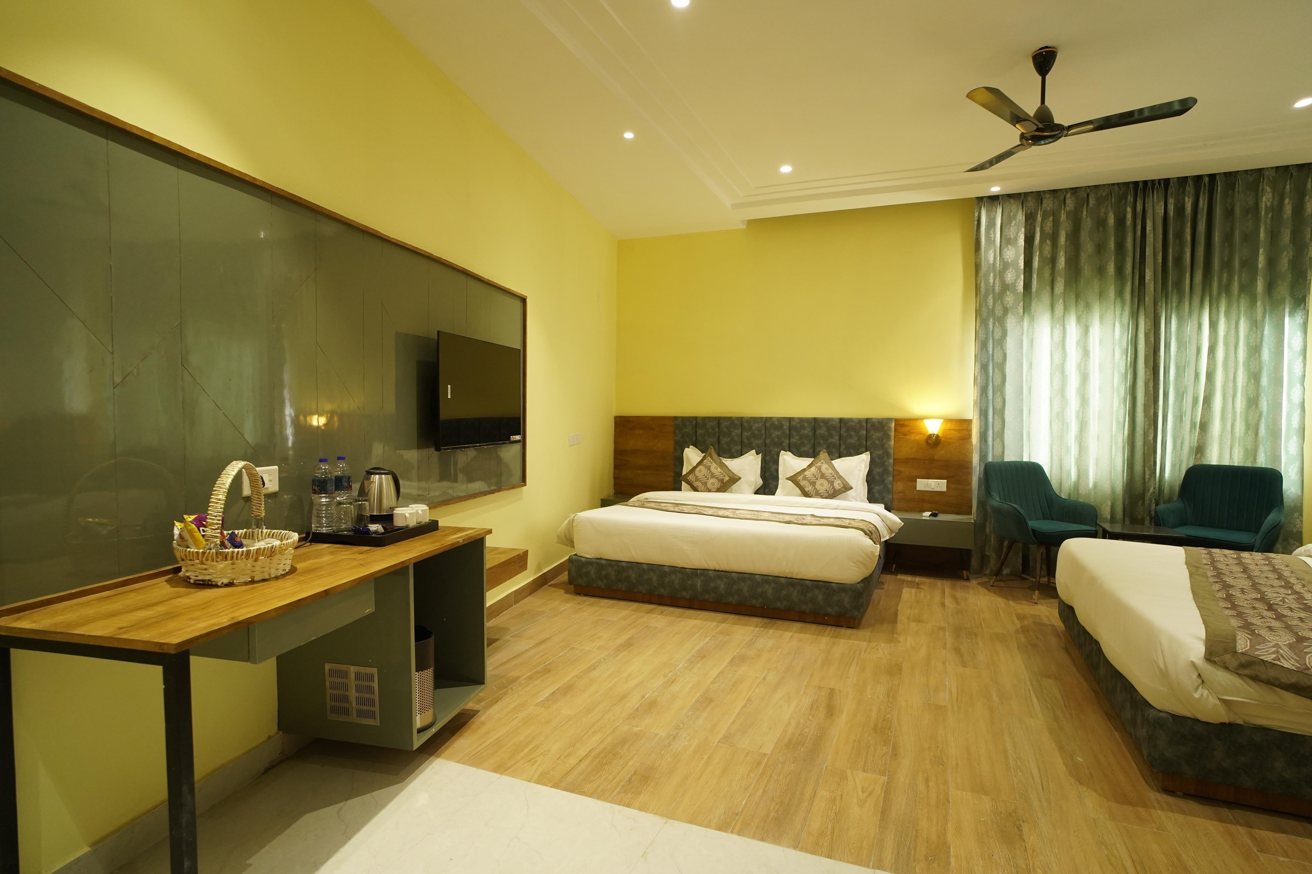 RRR by iO Hotels - Tap to explore photos