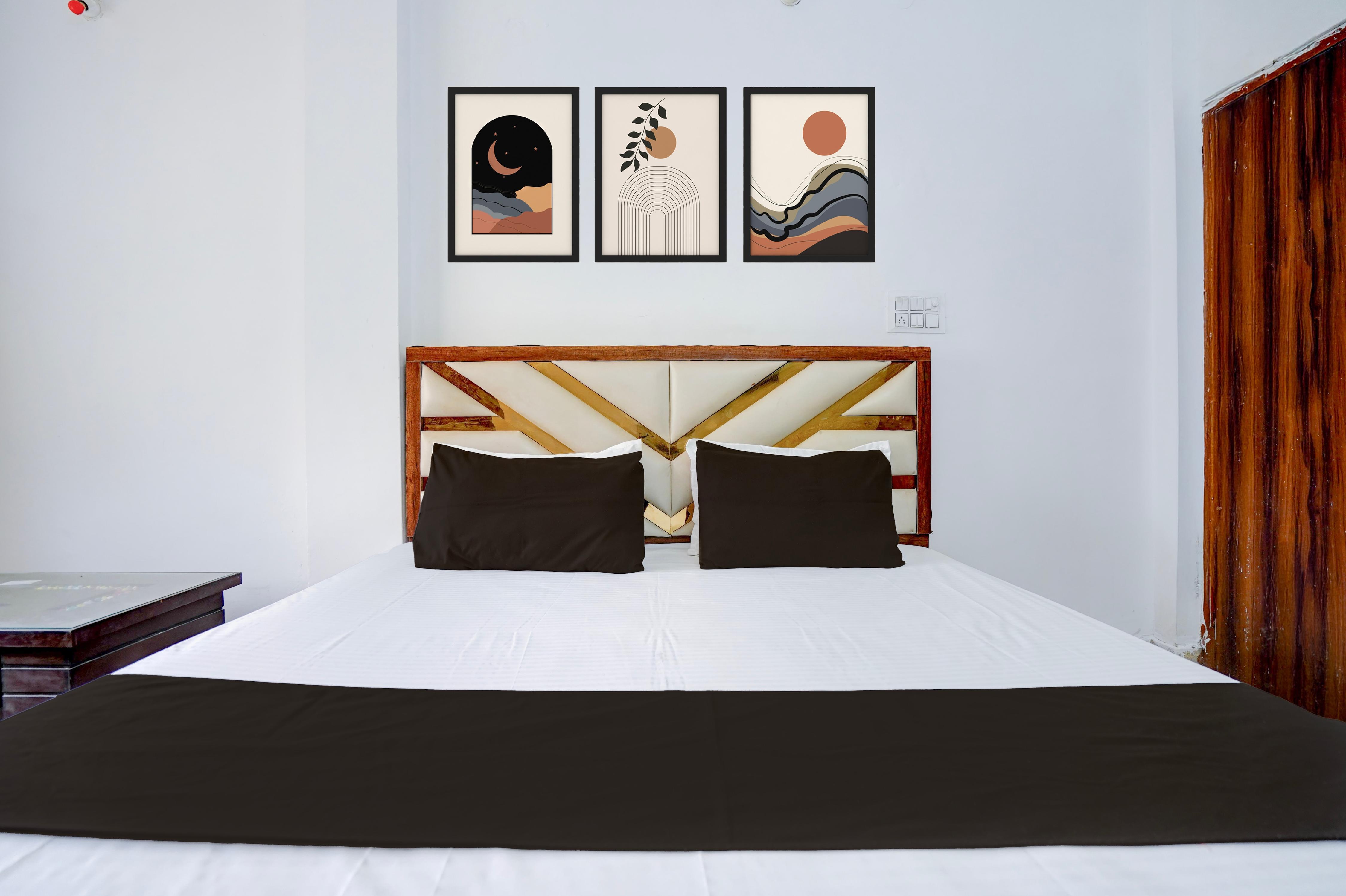Hotel O The Prishu villa Room Type - Classic