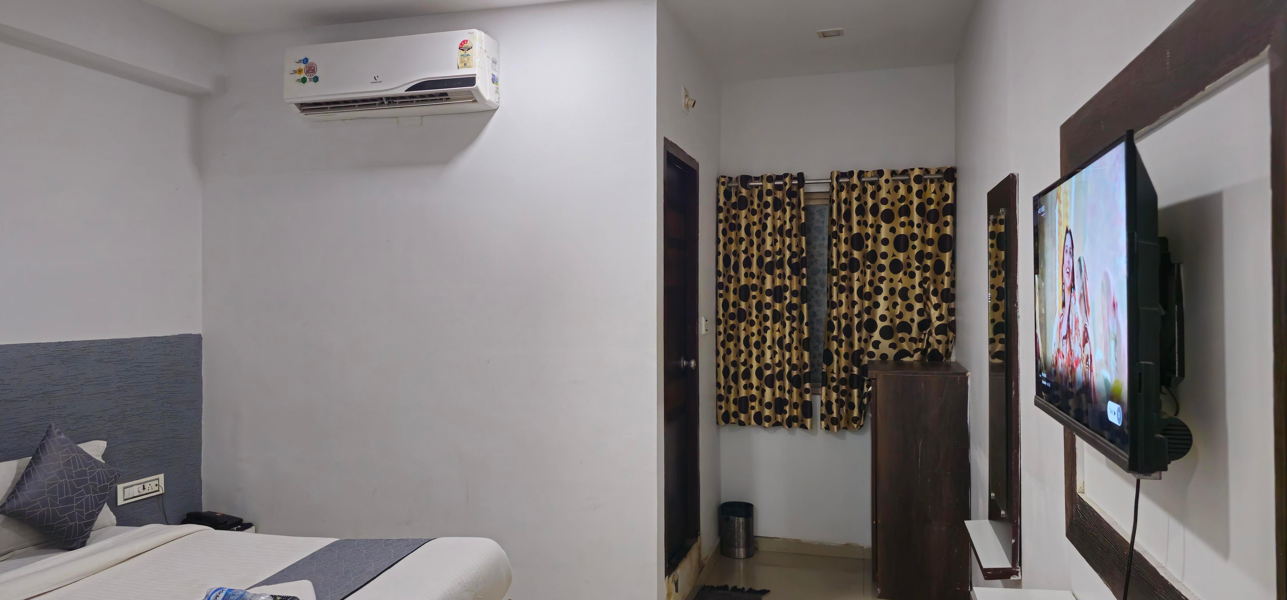 Hotel Silver Inn Naroda - Tap to explore photos