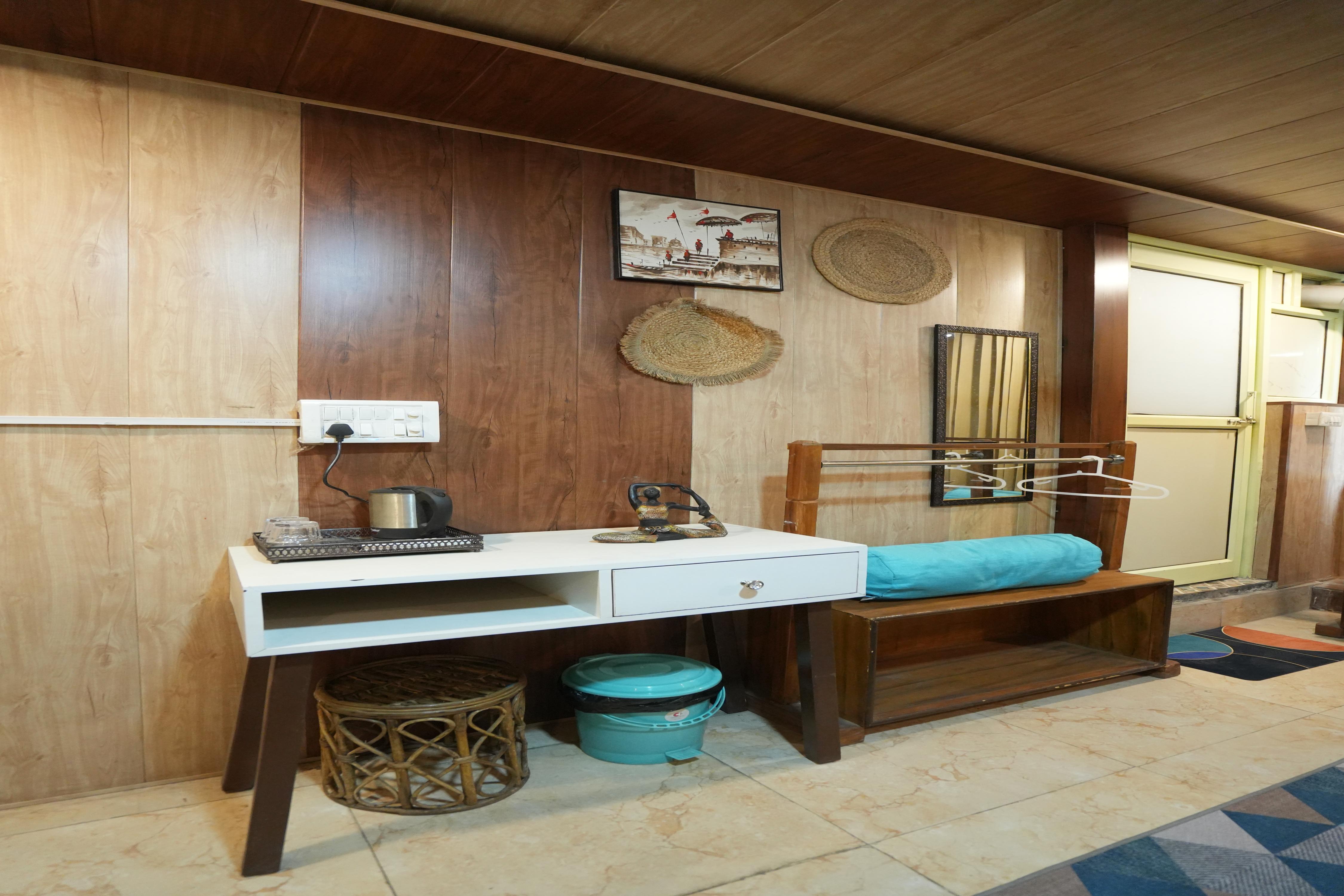 Full Stop Hostel